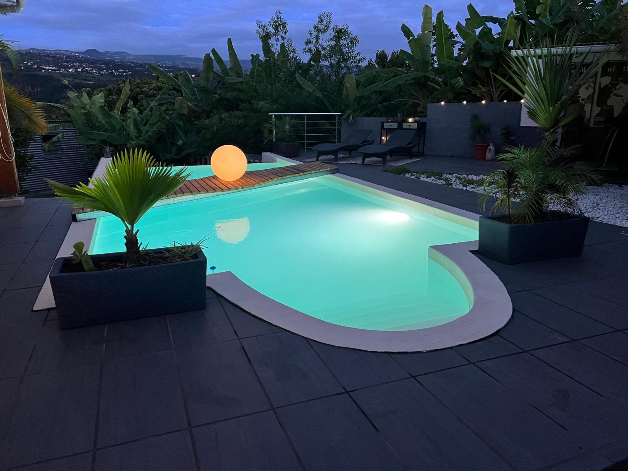 Villa Ti Moon, Entre Deux, Piscine Exteriör bild